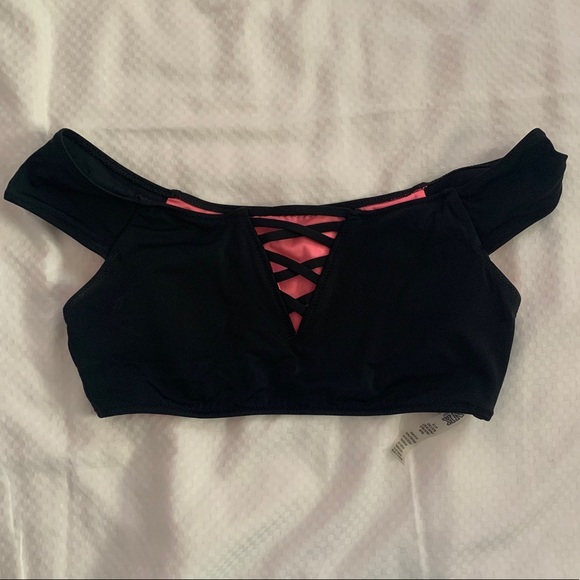 Victoria's Secret Tops - Victoria’s Secret crop top